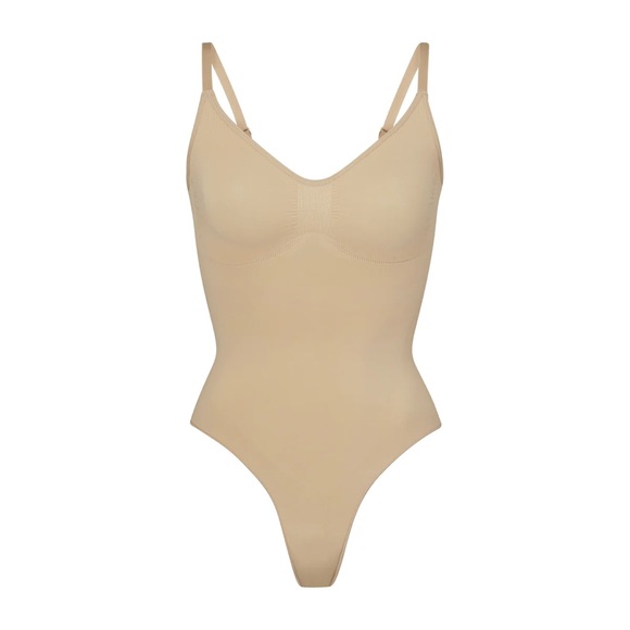 SKIMS Seamless Sculpt Thong Bodysuit | Clay - Picture 4 of 7
